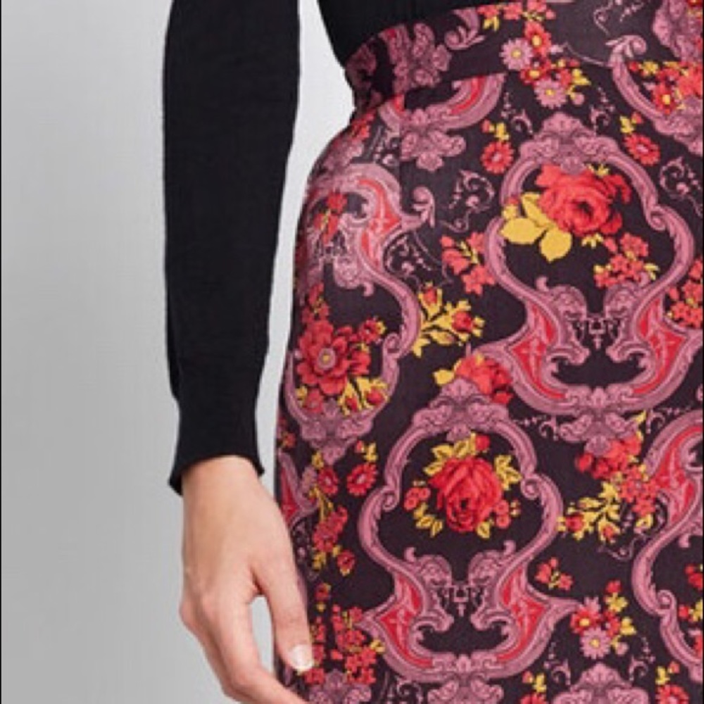 Modcloth Pink Floral Pencil Skirt - Picture 4 of 9